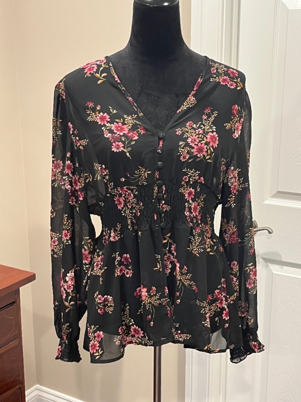 NEW Toby & Olive “Sleep In The Stars” Black & Floral Smocked Waist Blouse XL